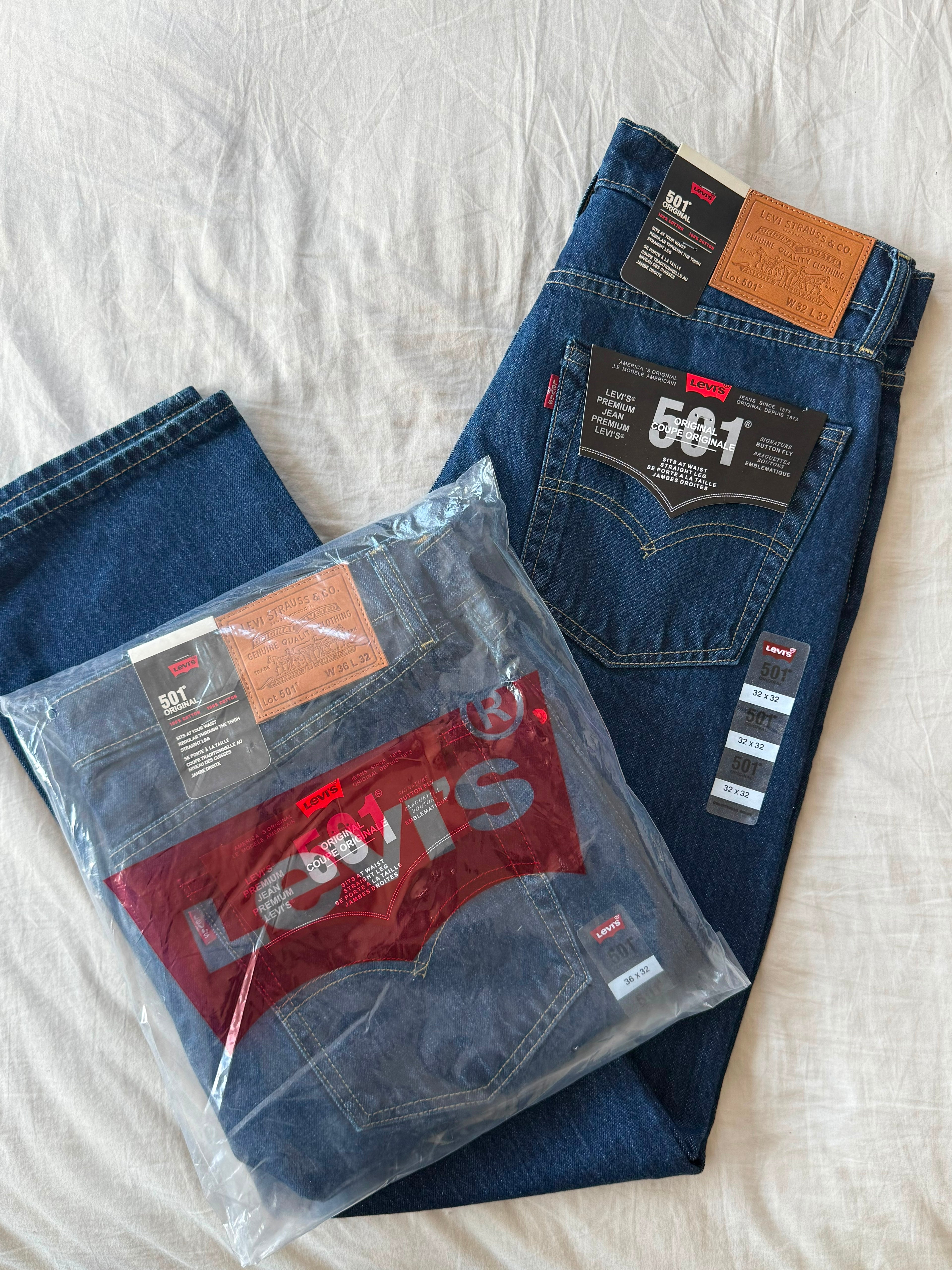 Levi’s 501 Original Fit Jeans – Classic Dark Blue Denim